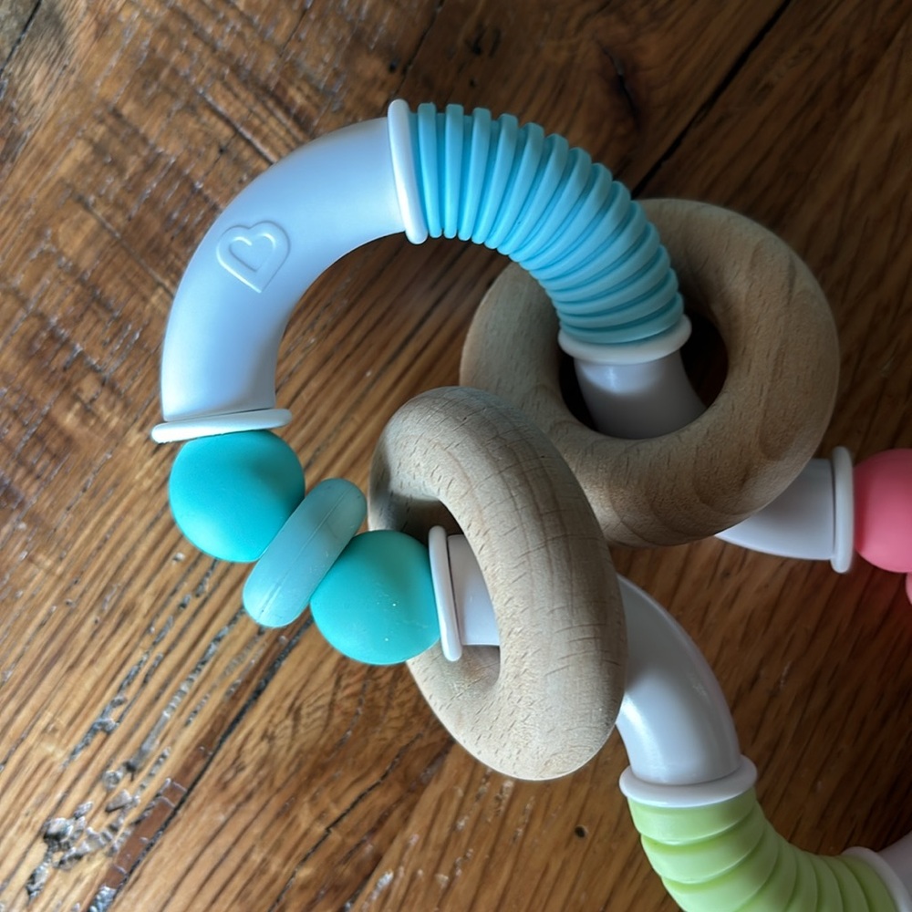 Hape Teether bundle - Picture 6 of 6